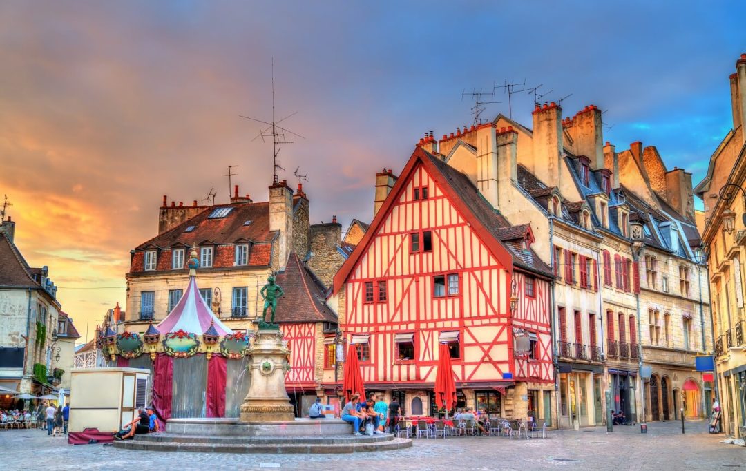 Place du Carrousel - Week-end en Bourgogne en amoureux